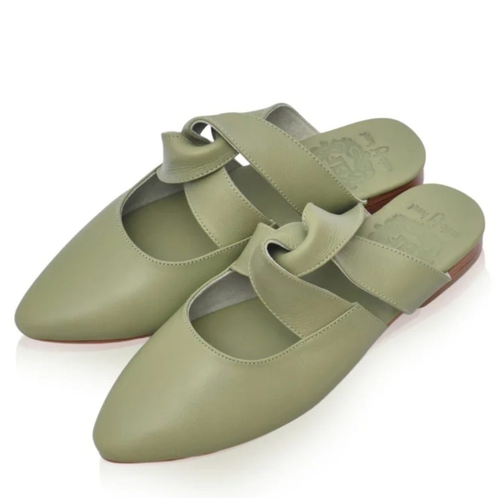 Size 8 Leather Slip On Shoes